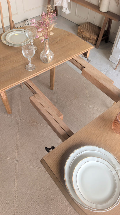 Petite table ovale en chêne + 1 rallonge