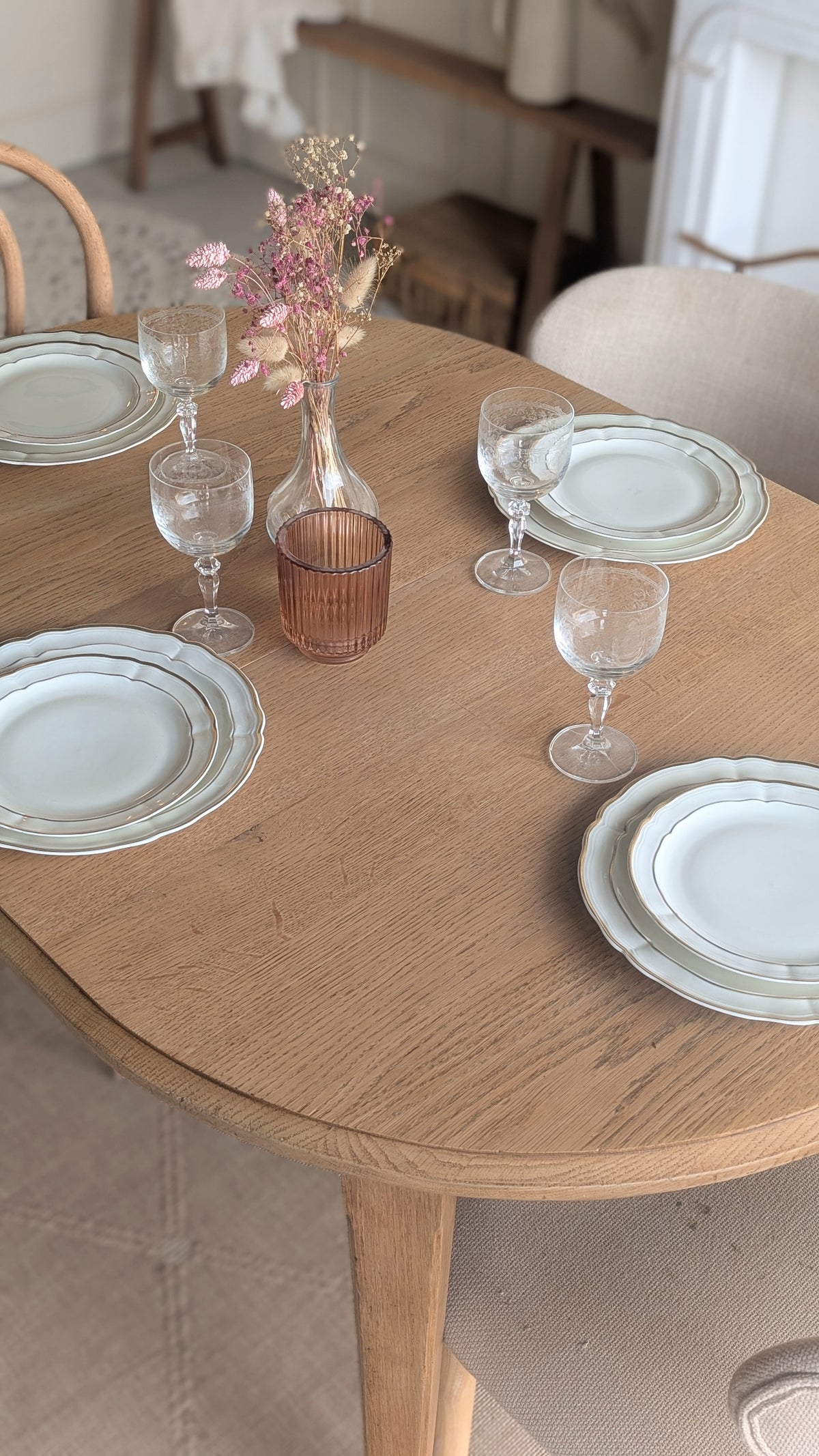 Petite table ovale en chêne + 1 rallonge