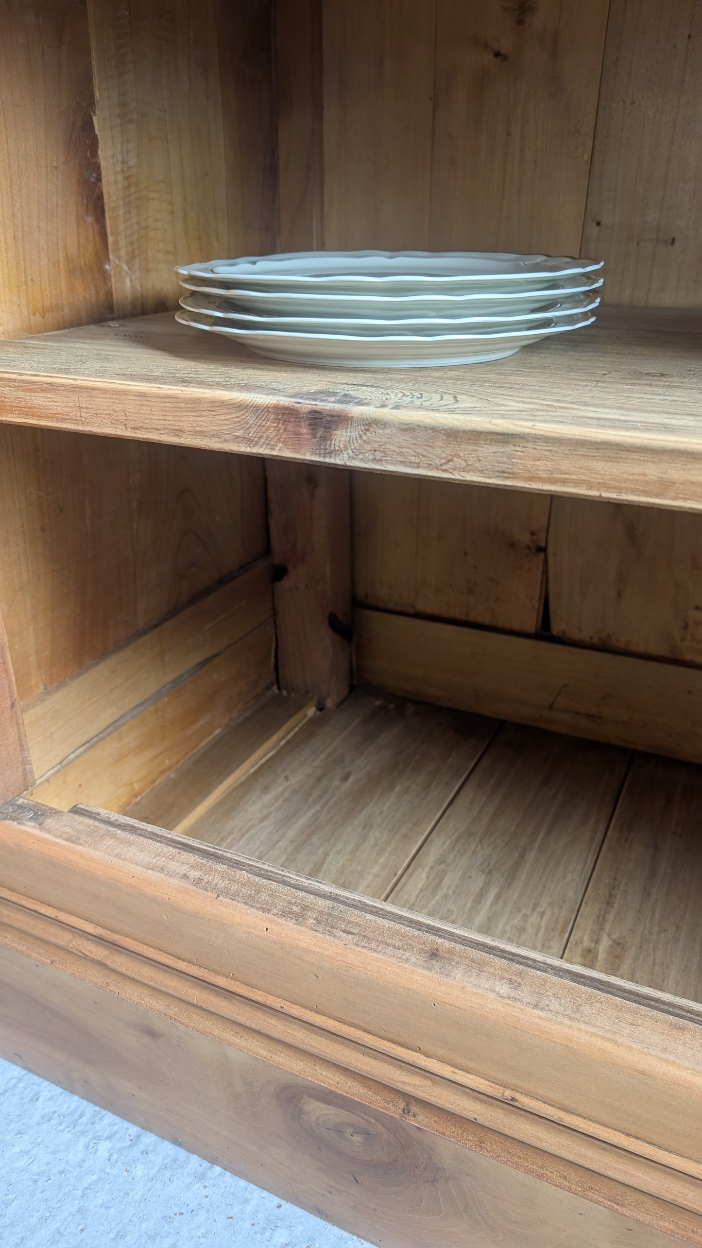 Buffet ancien en merisier