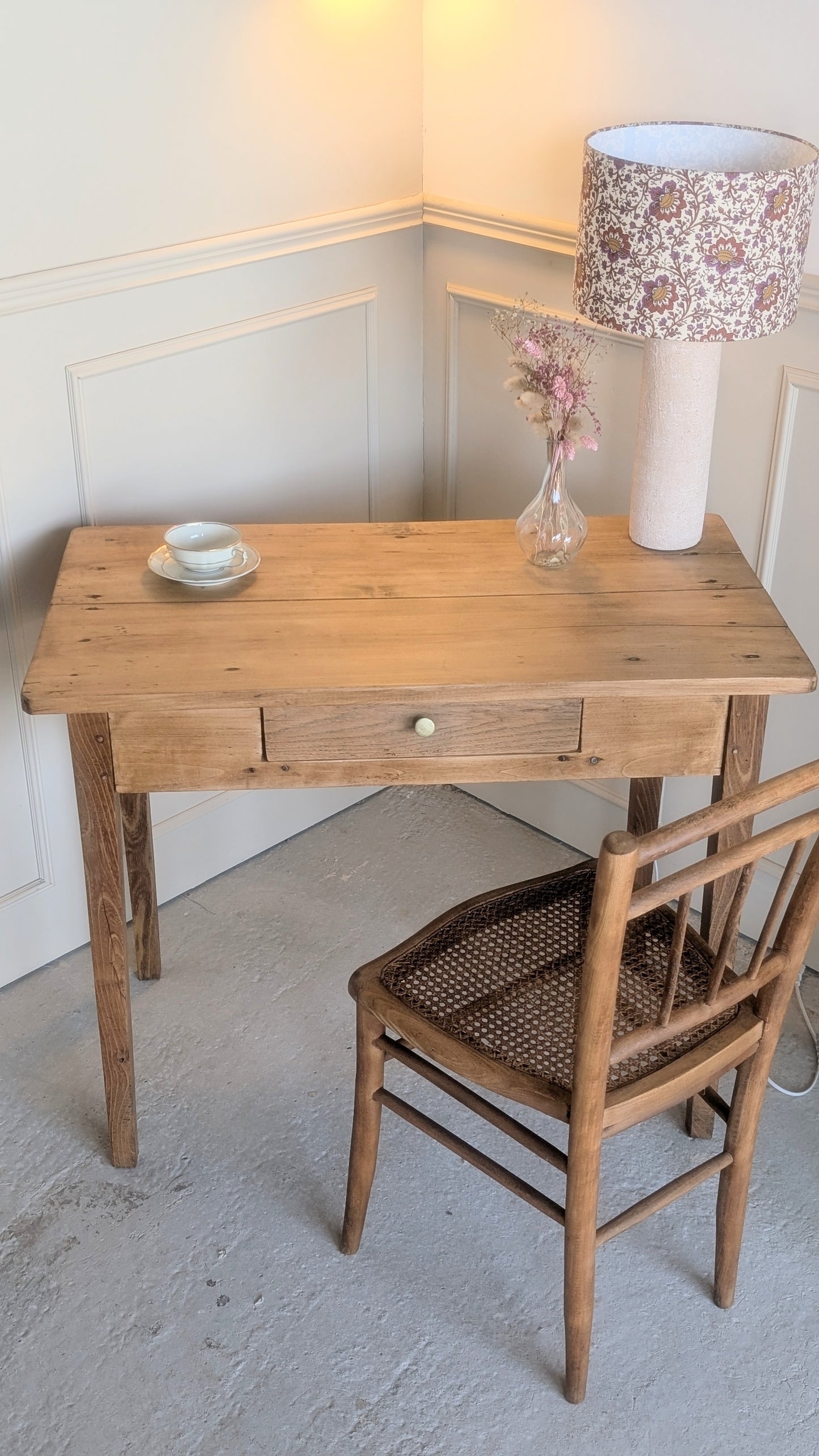 Ensemble table d'appoint et chaise