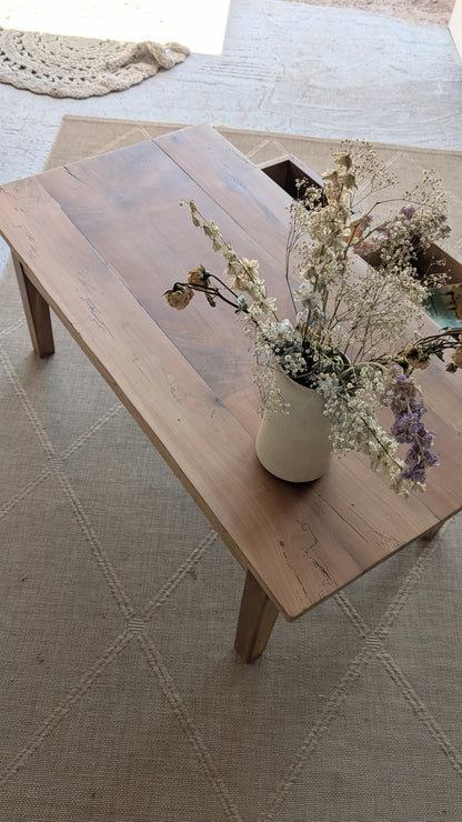 Table basse en merisier
