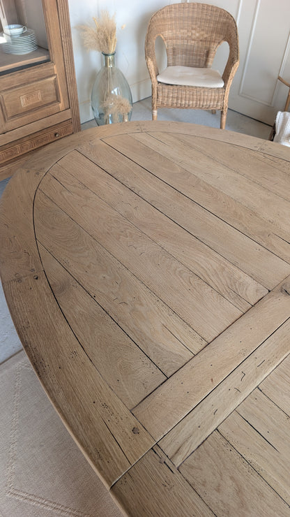Table ovale en chêne avec rallonges