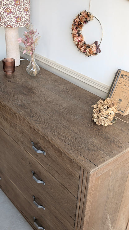 Commode en châtaignier