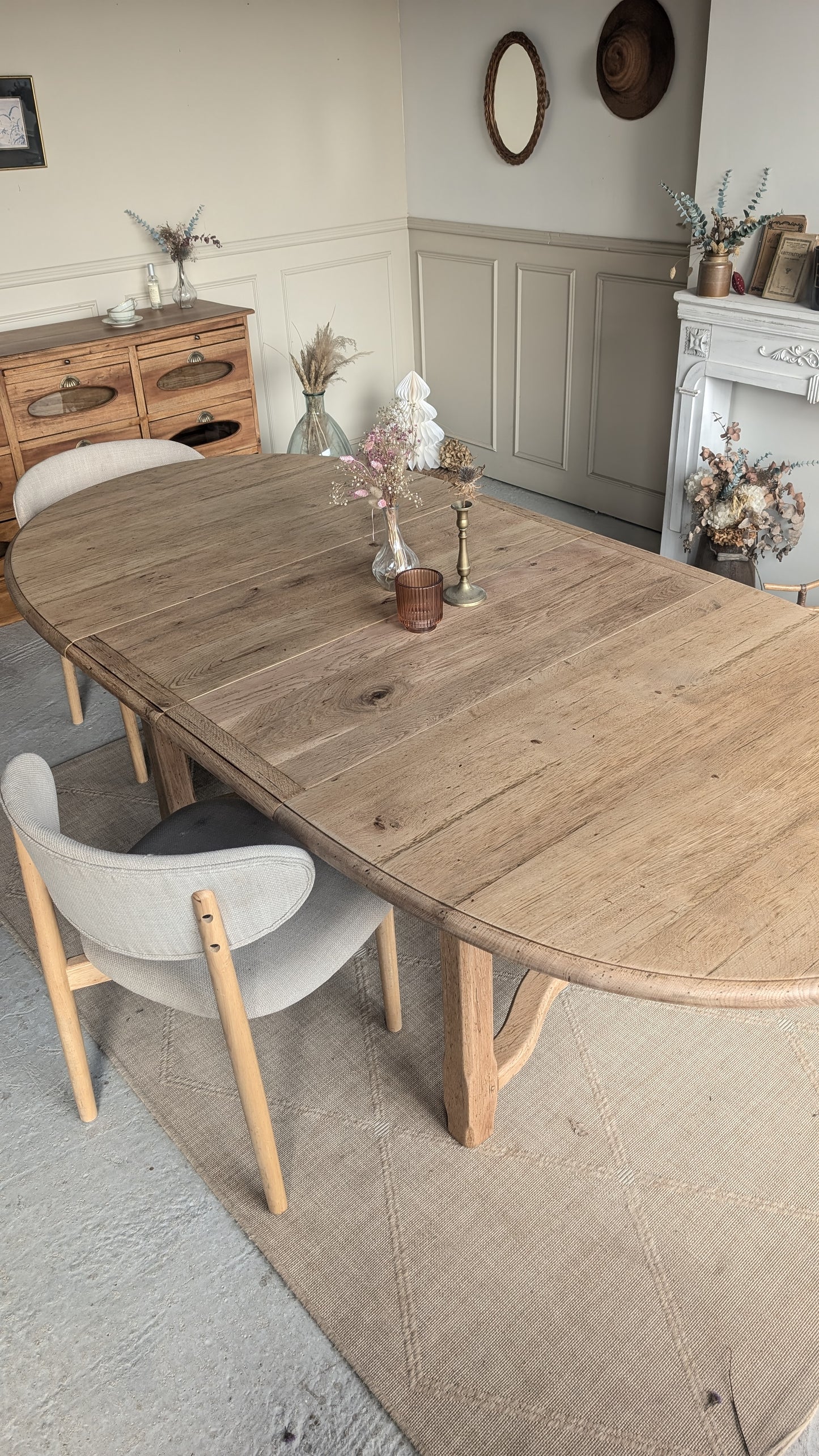 Table ovale en chêne avec rallonges