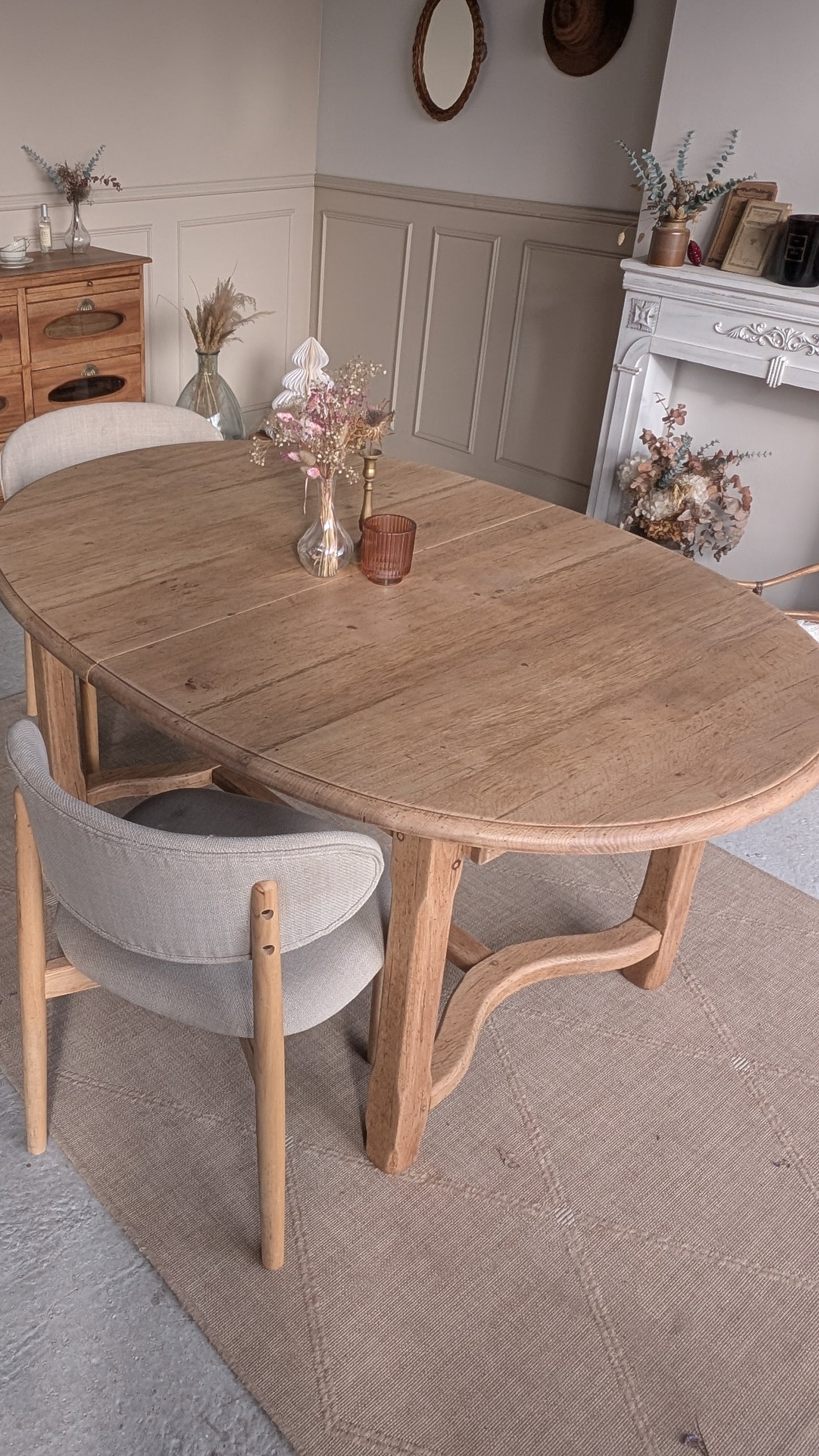 Table ovale en chêne avec rallonges
