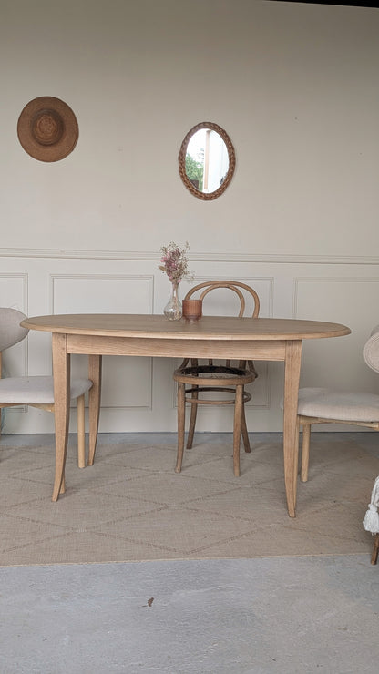 Table ovale en chêne