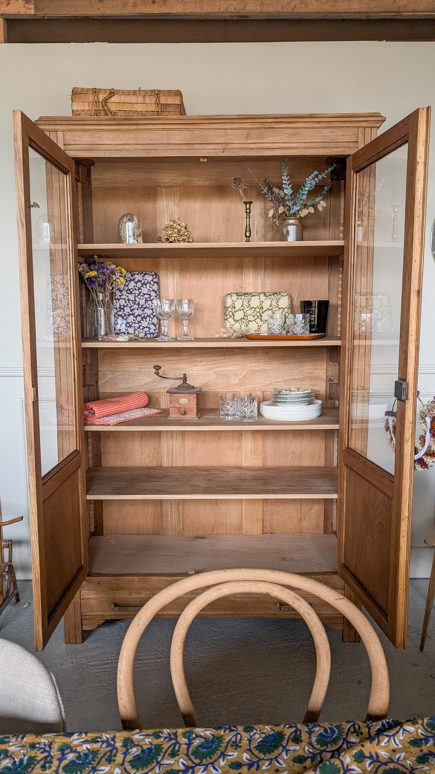 Armoire vitrée ancienne