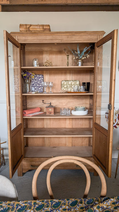 Armoire vitrée ancienne
