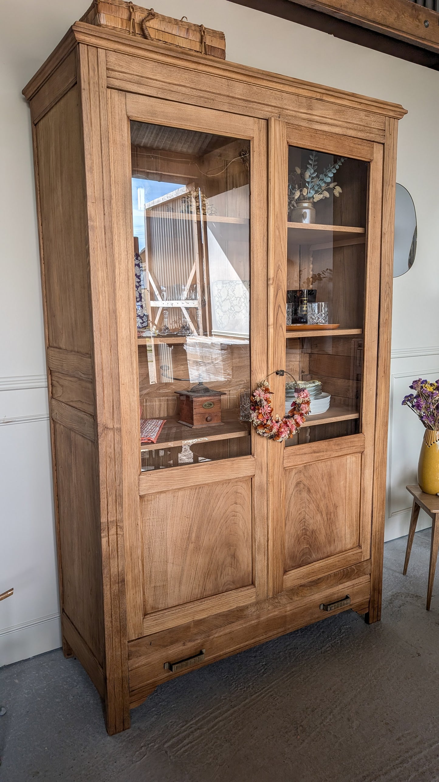 Armoire vitrée ancienne