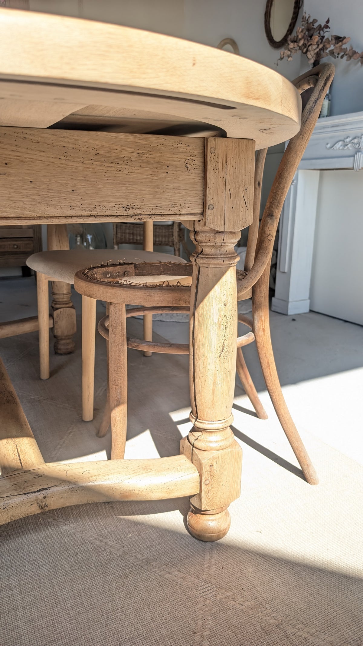 Table ovale en chêne avec rallonges
