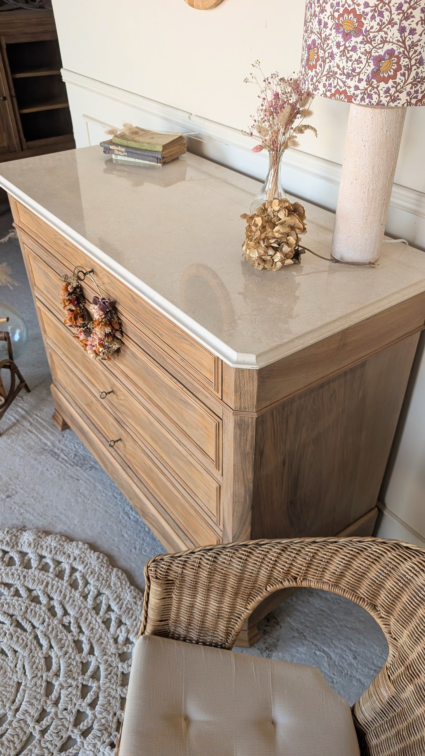 Commode ancienne en noyer