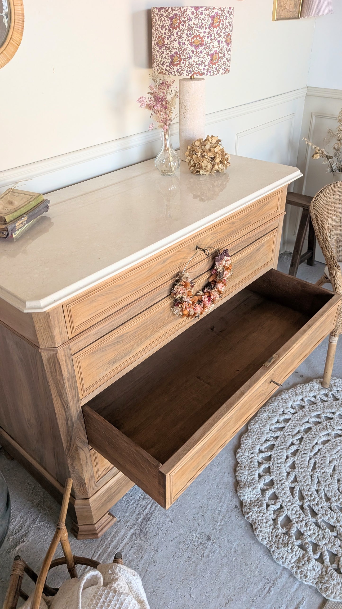 Commode ancienne en noyer