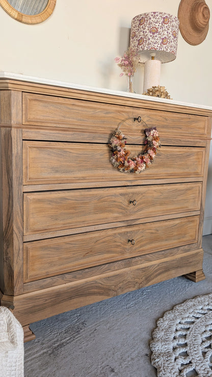 Commode ancienne en noyer