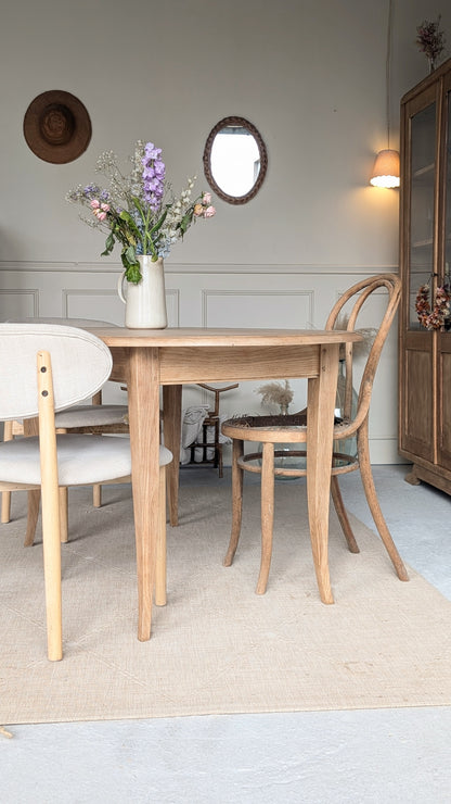 Table ovale en chêne