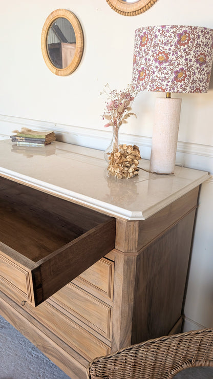 Commode ancienne en noyer