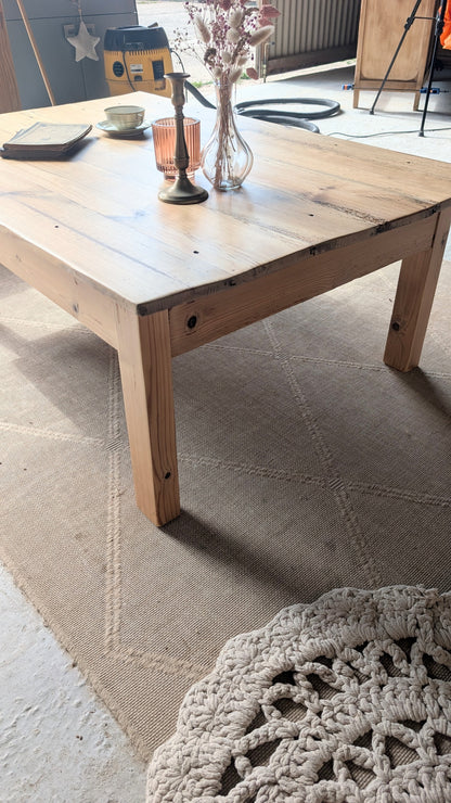 Table basse en pin