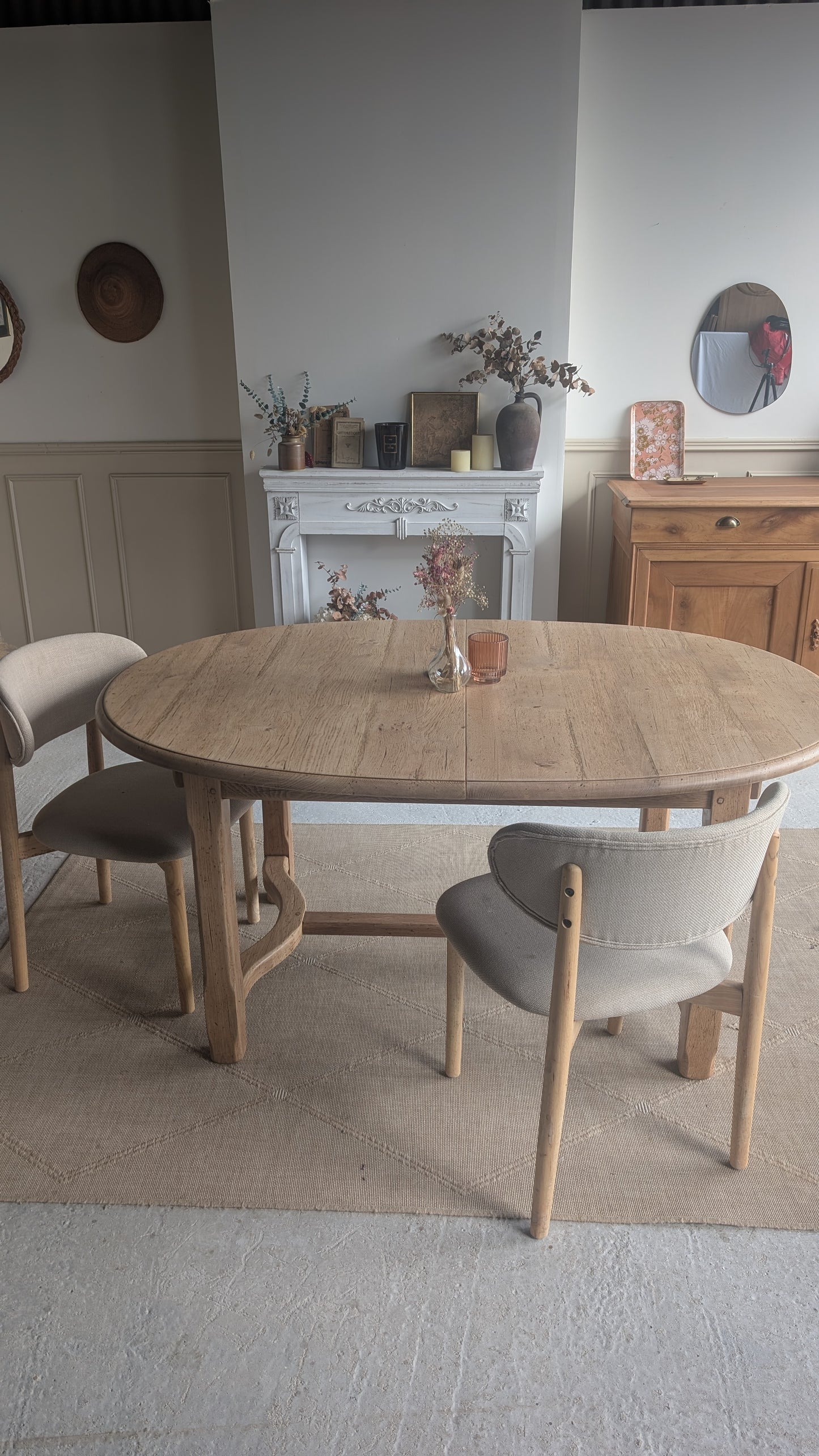 Table ovale en chêne avec rallonges