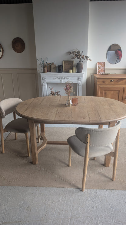Table ovale en chêne avec rallonges