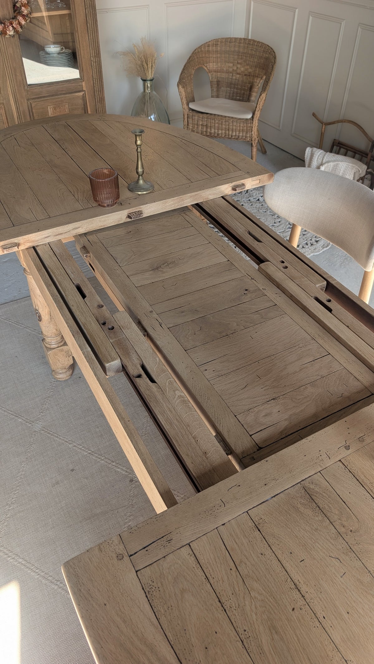 Table ovale en chêne avec rallonges