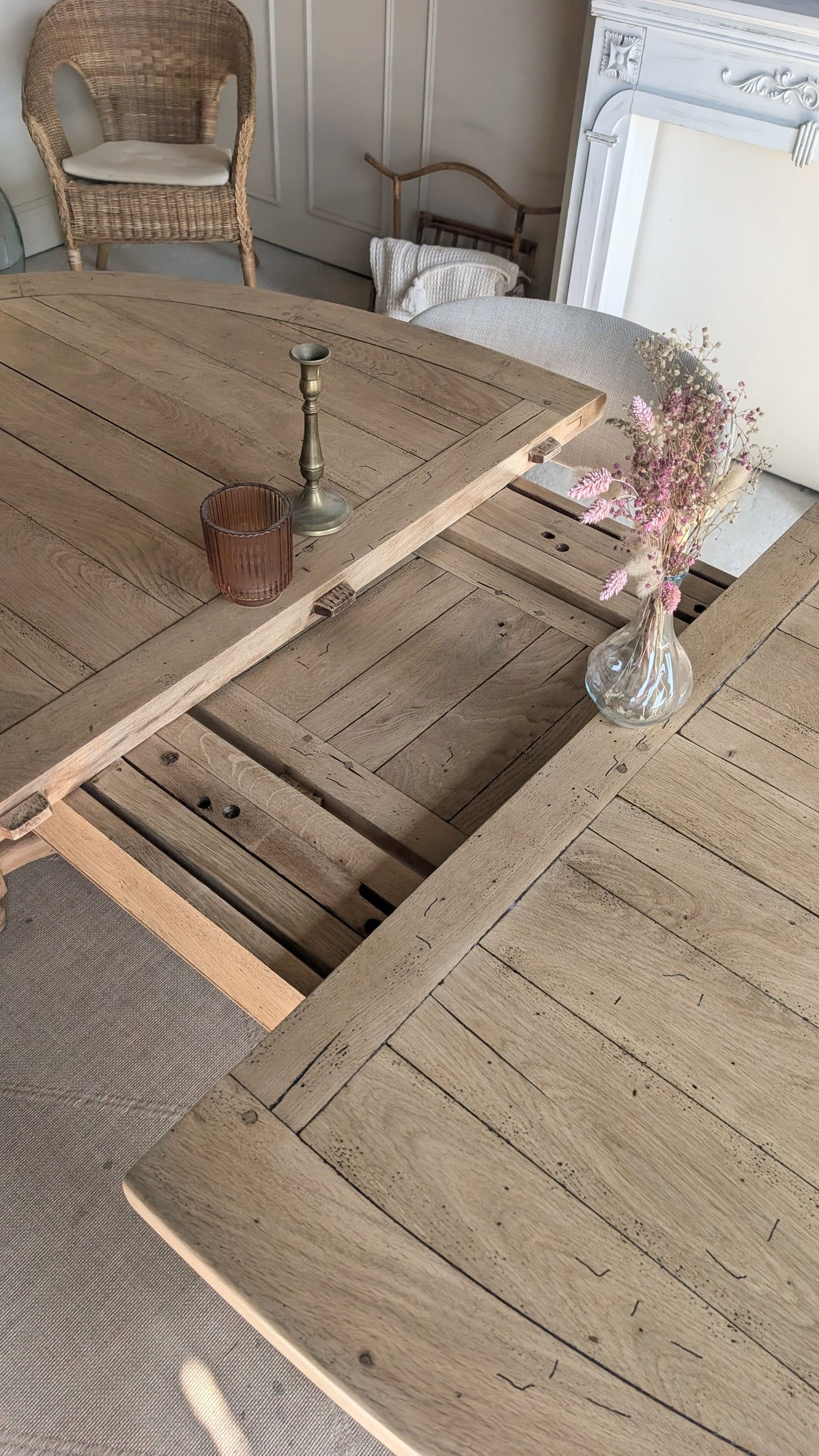 Table ovale en chêne avec rallonges