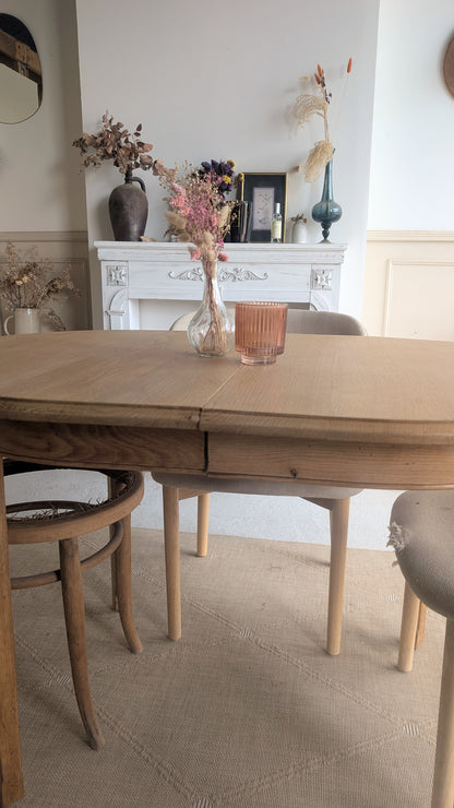 Petite table ovale en chêne + 1 rallonge