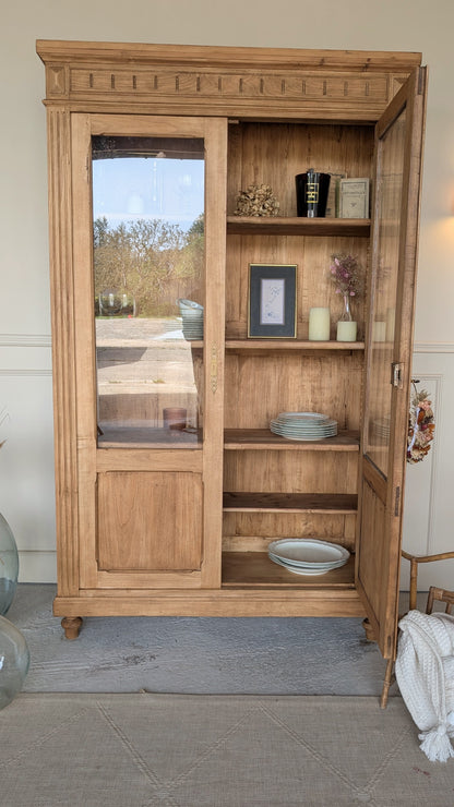 Vitrine ancienne