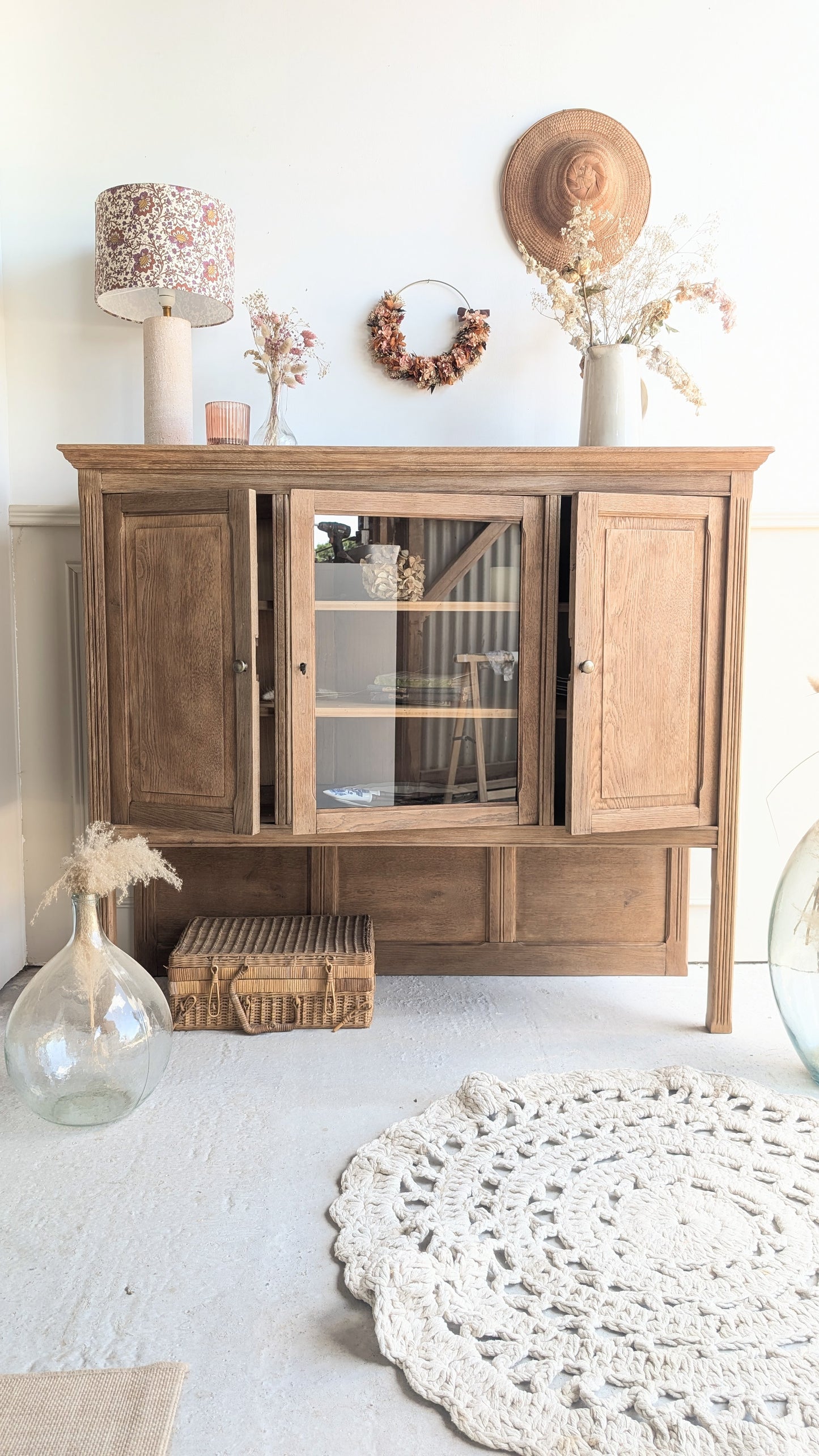 Meuble vitrine  en chêne