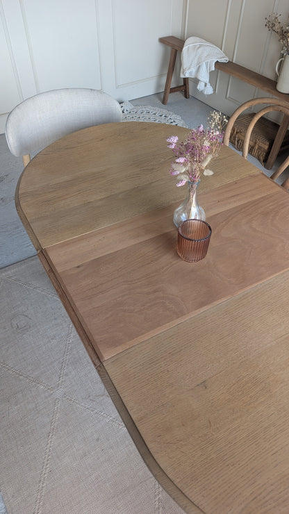 Petite table ovale en chêne + 1 rallonge