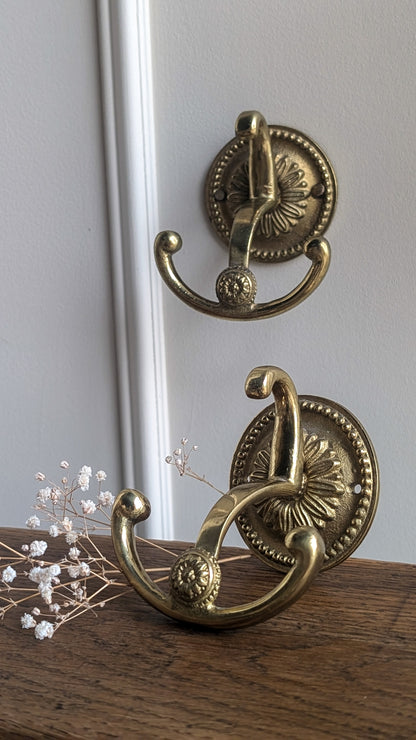 Lot de 2 patères anciennes