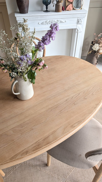 Table ovale en chêne