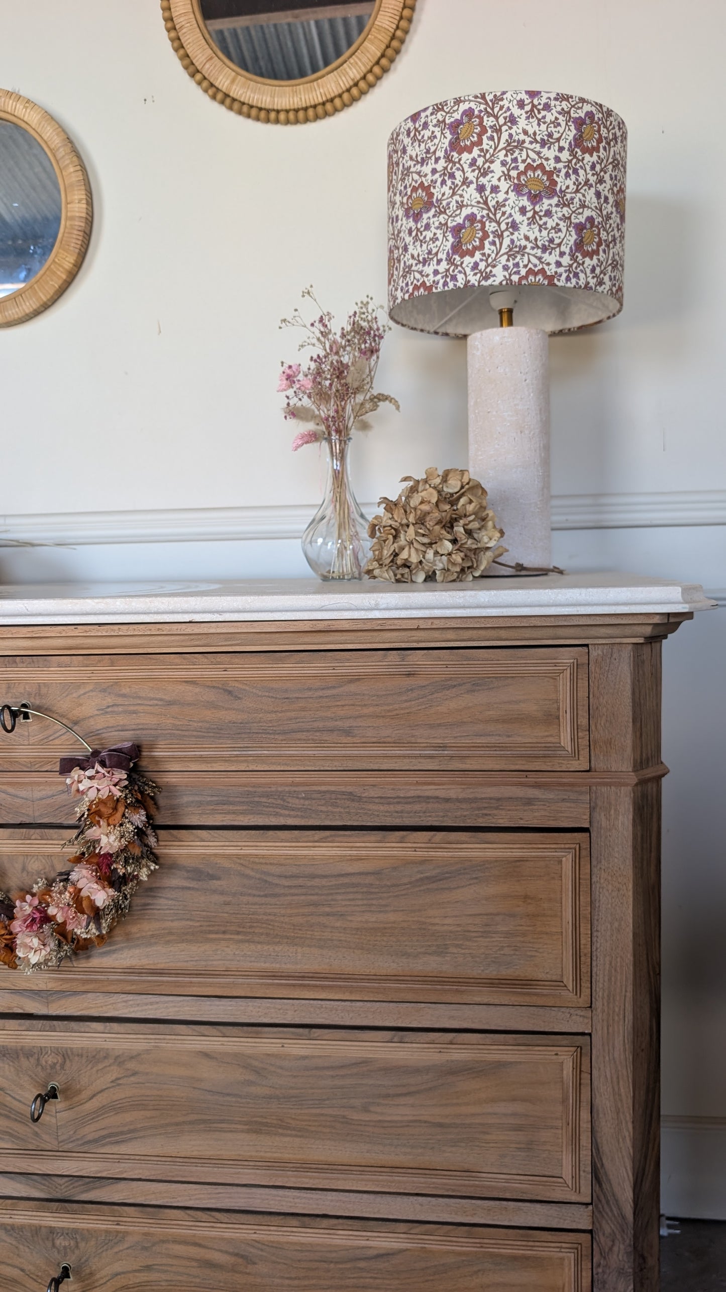 Commode ancienne en noyer