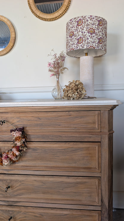 Commode ancienne en noyer