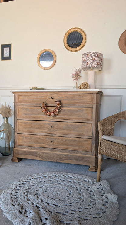 Commode ancienne en noyer