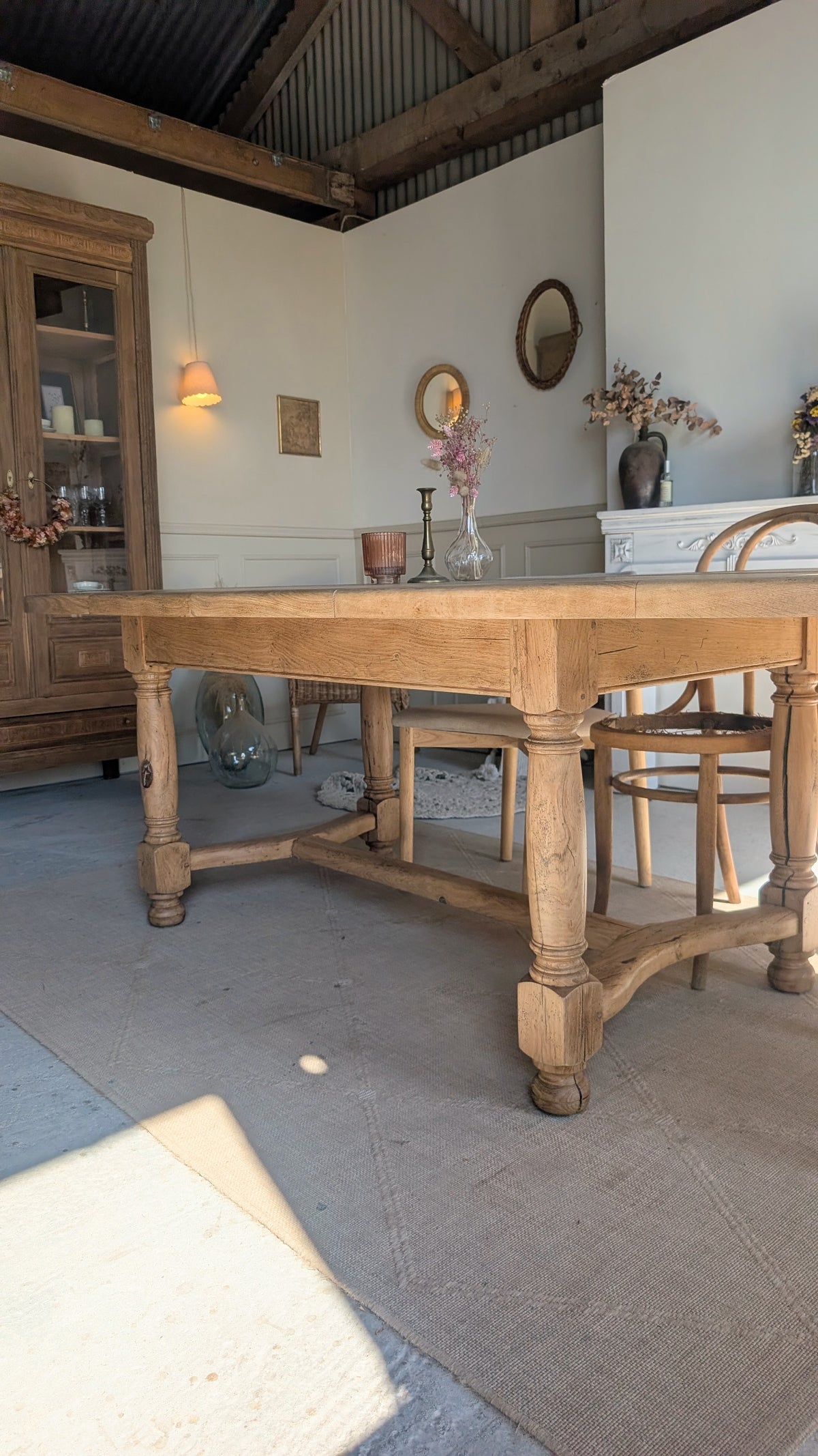 Table ovale en chêne avec rallonges