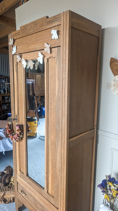 Armoire parisienne