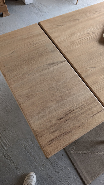 Table en bois avec rallonges