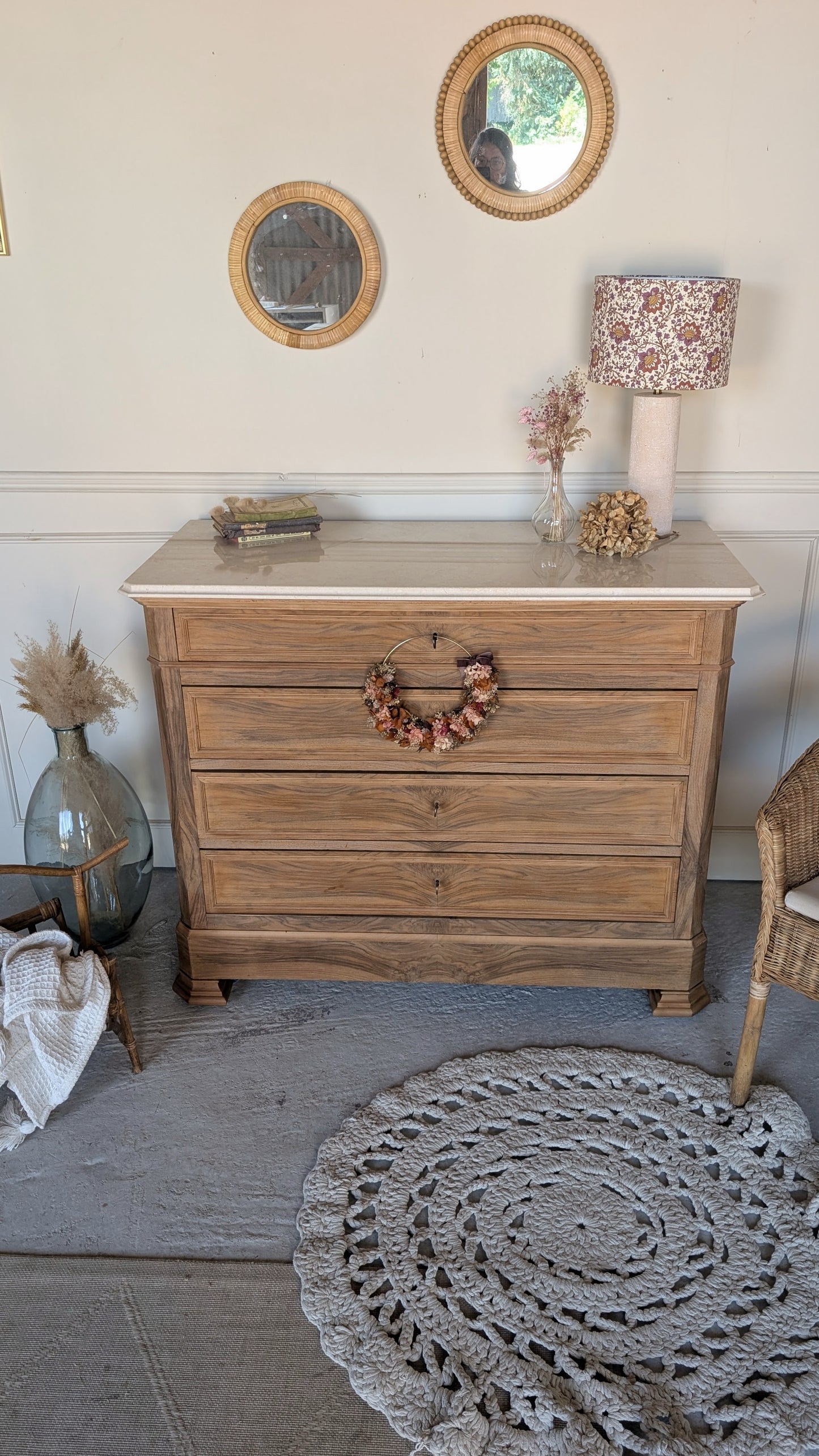 Commode ancienne en noyer