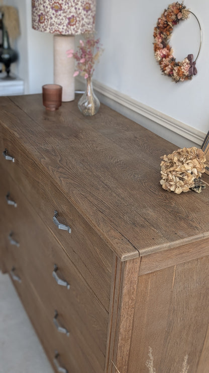 Commode en châtaignier