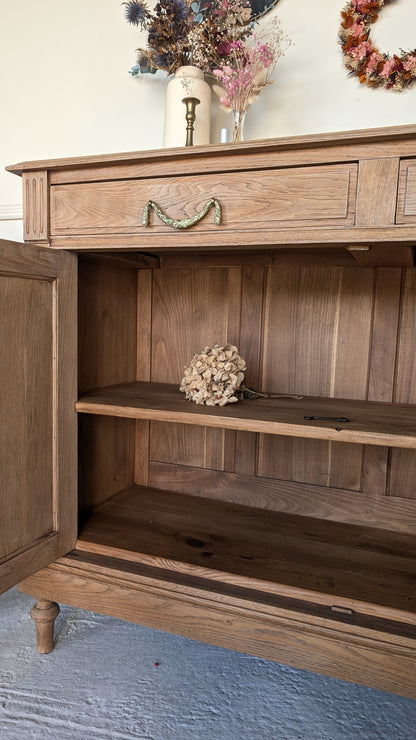 Grand buffet en chêne