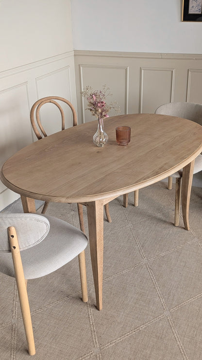 Table ovale en chêne