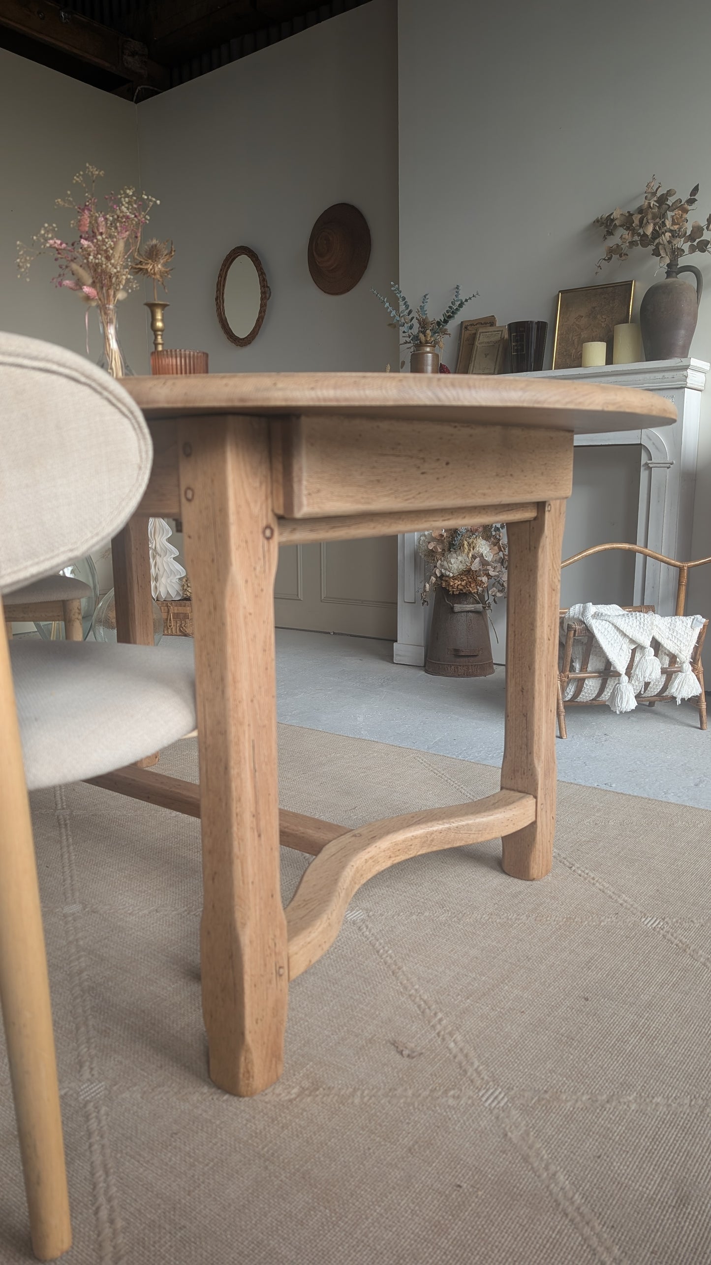 Table ovale en chêne avec rallonges