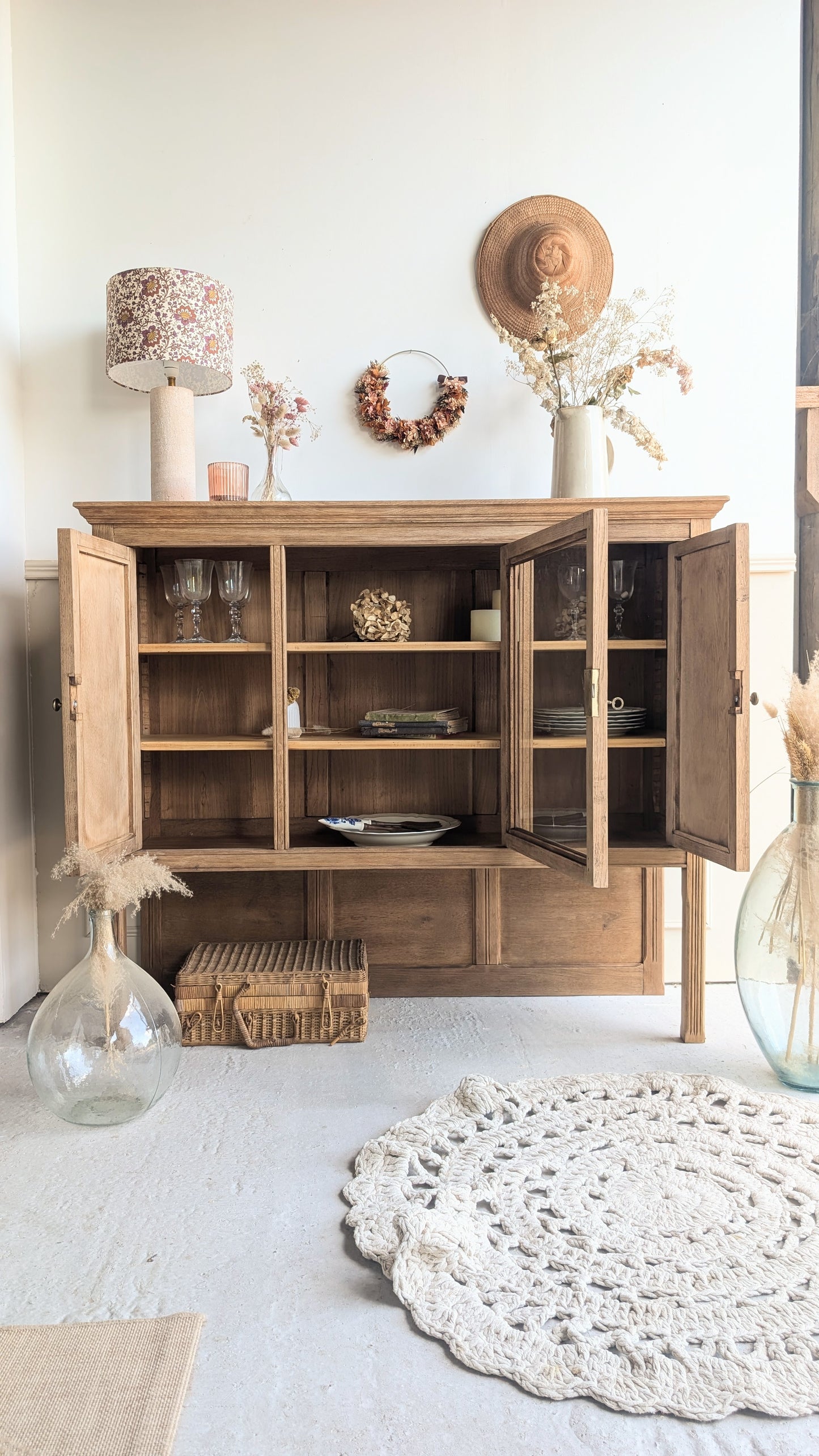 Meuble vitrine  en chêne