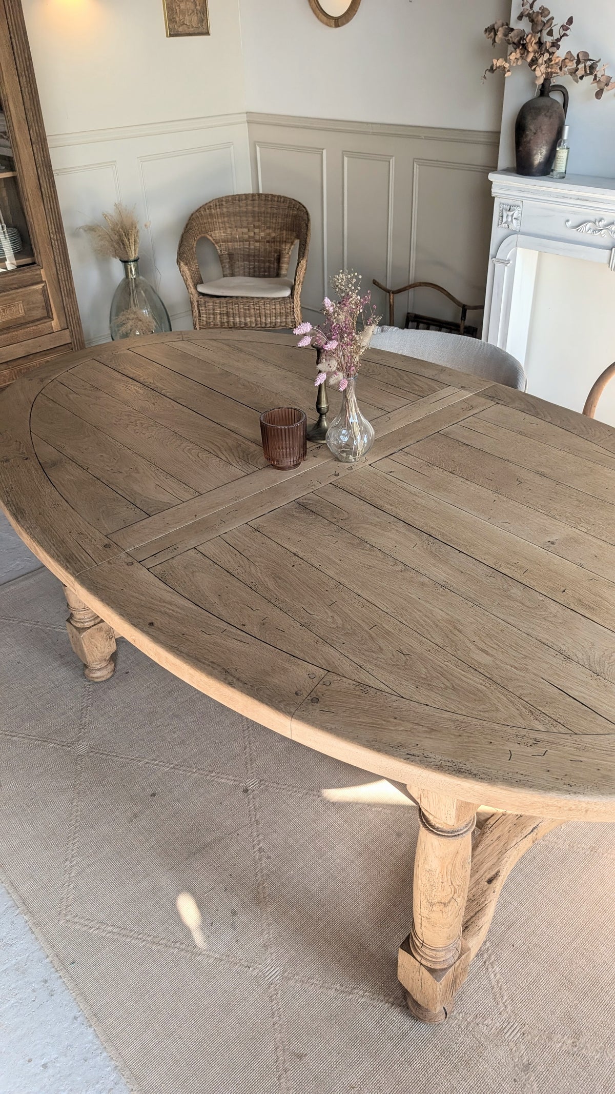 Table ovale en chêne avec rallonges