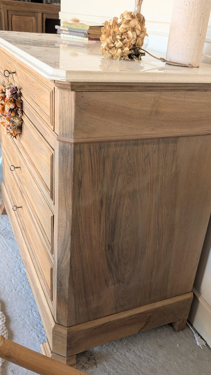Commode ancienne en noyer