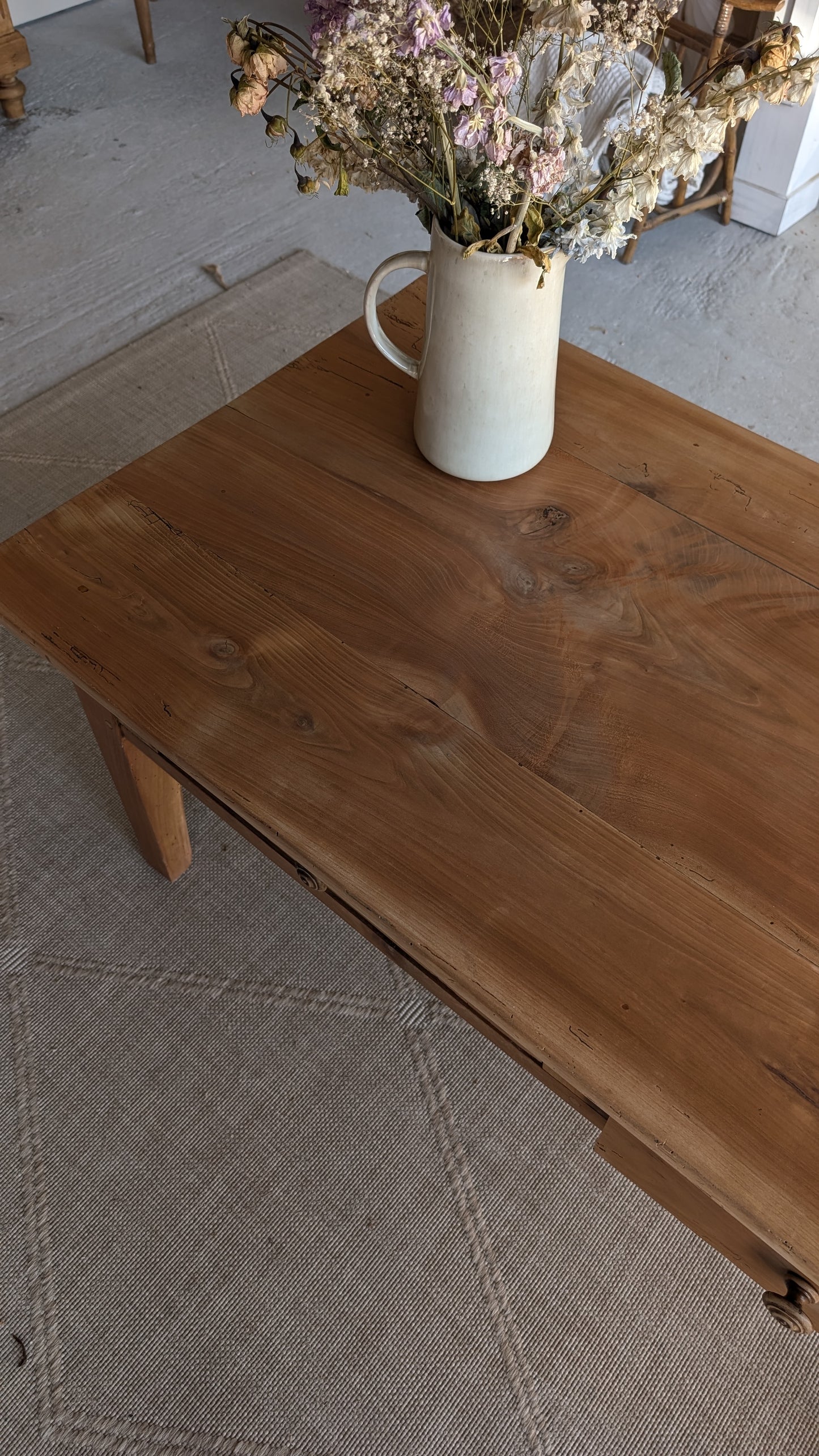 Table basse en merisier