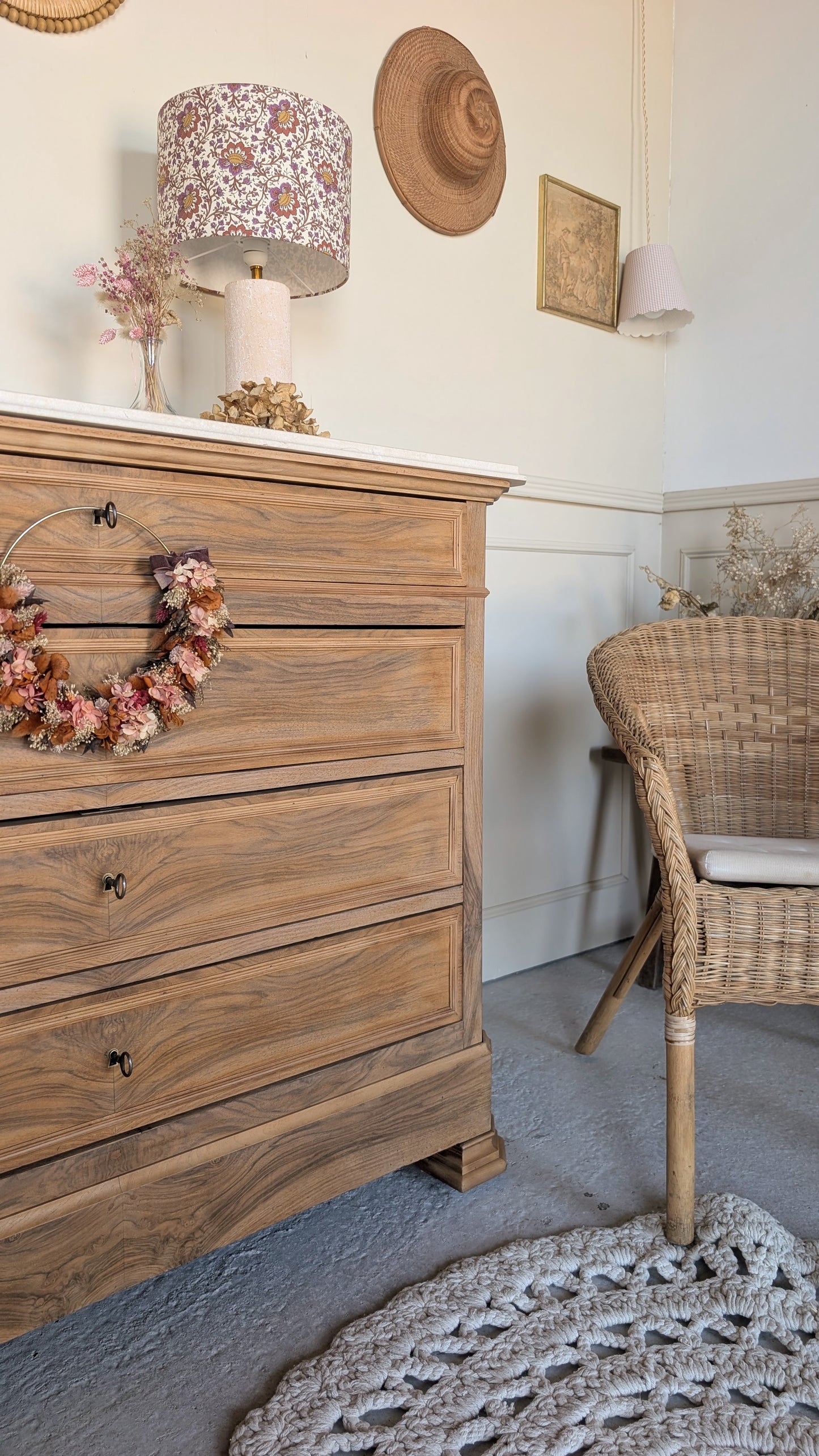 Commode ancienne en noyer