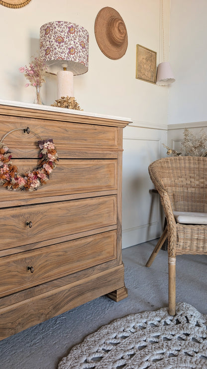 Commode ancienne en noyer