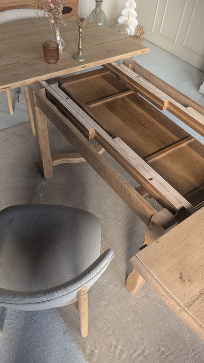 Table ovale en chêne avec rallonges