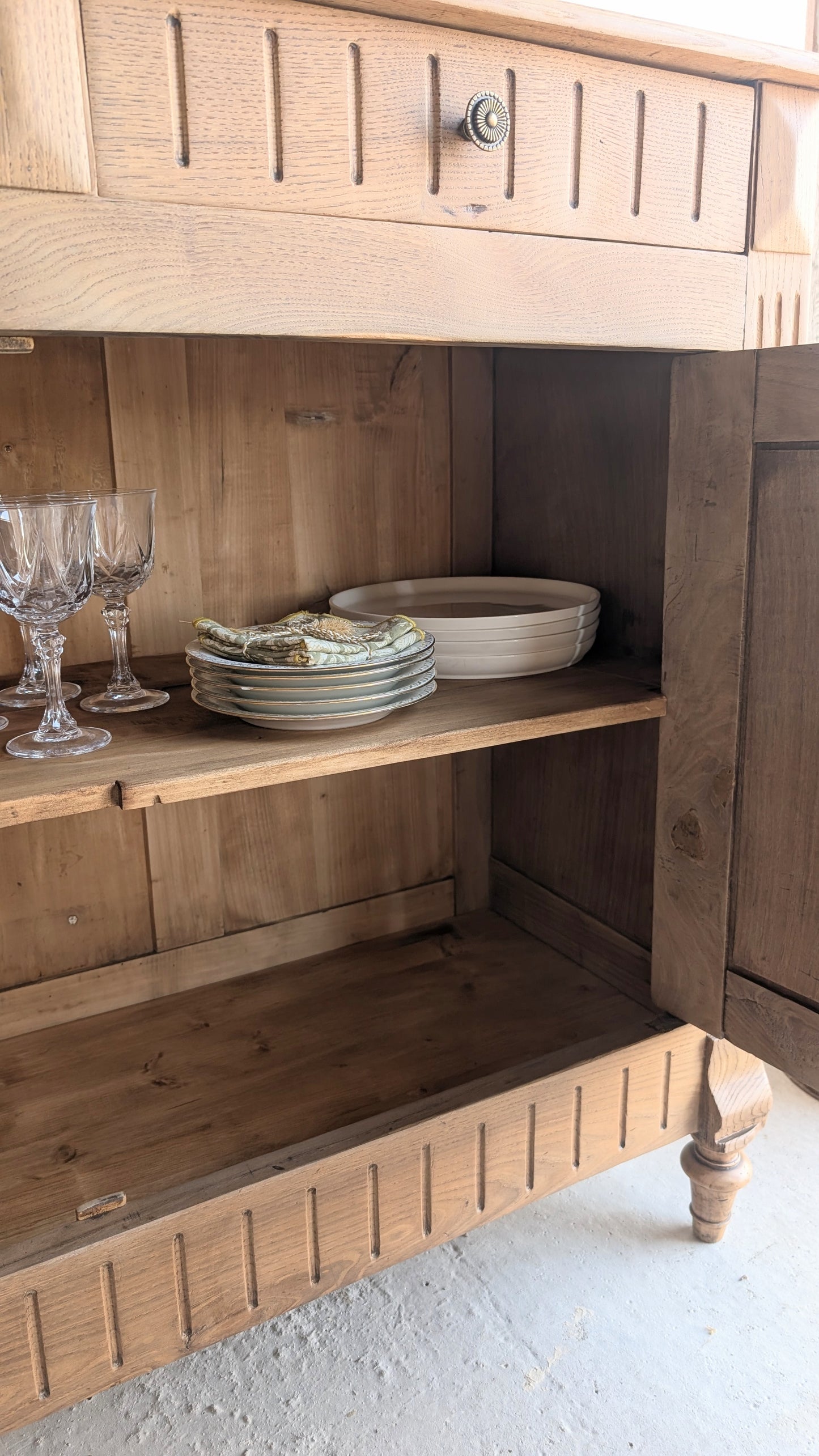 Buffet ancien en chêne