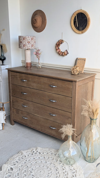 Commode en châtaignier